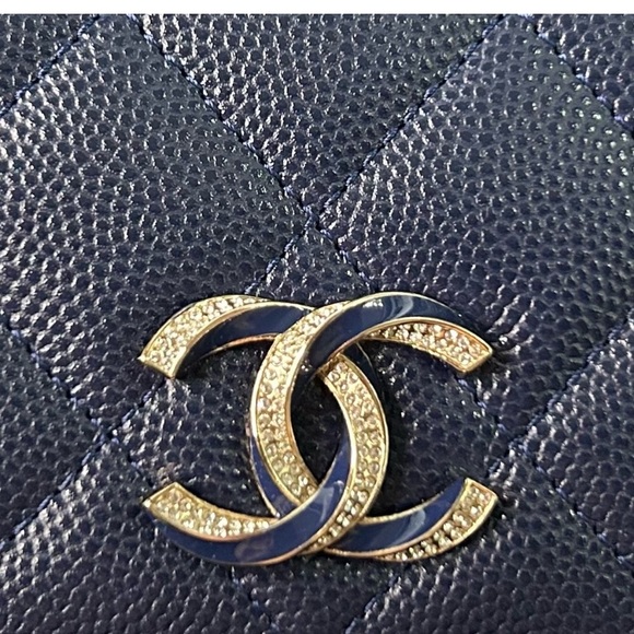 NWOT CHANEL CAVIAR QUILTED CRYSTAL ENAMEL WALLET FIRM! - Picture 2 of 6